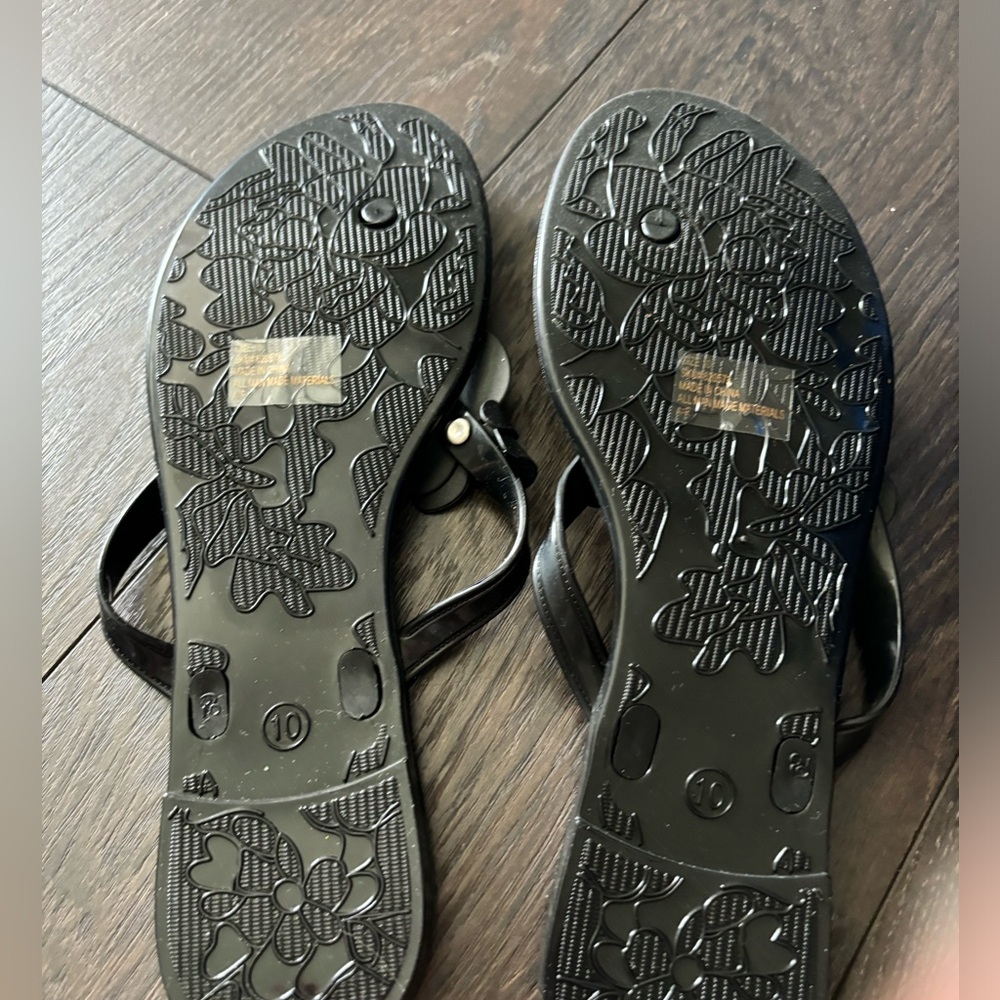 Cute Flip Flops - Picture 3 of 4